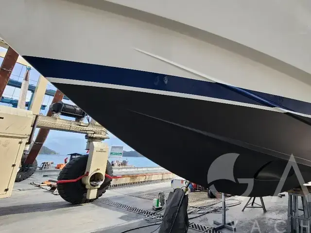 Ferretti Yachts 590