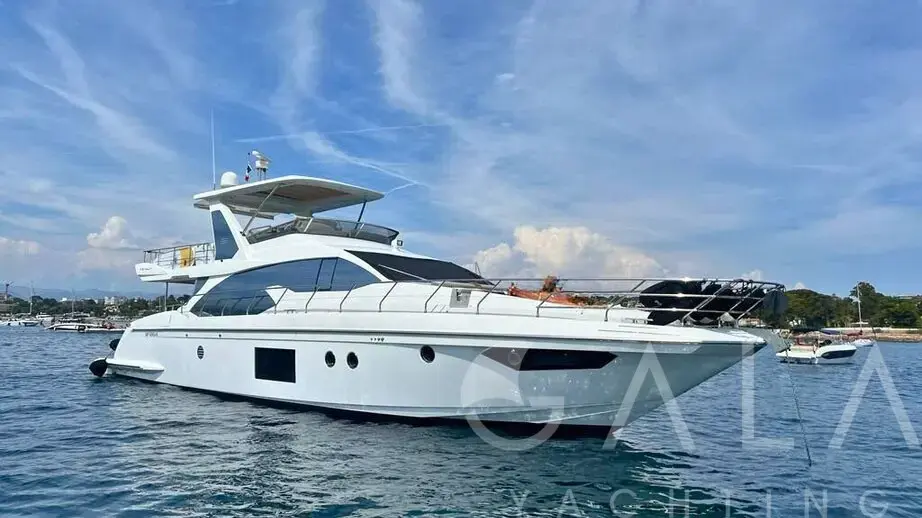 2017 Azimut 66 flybridge