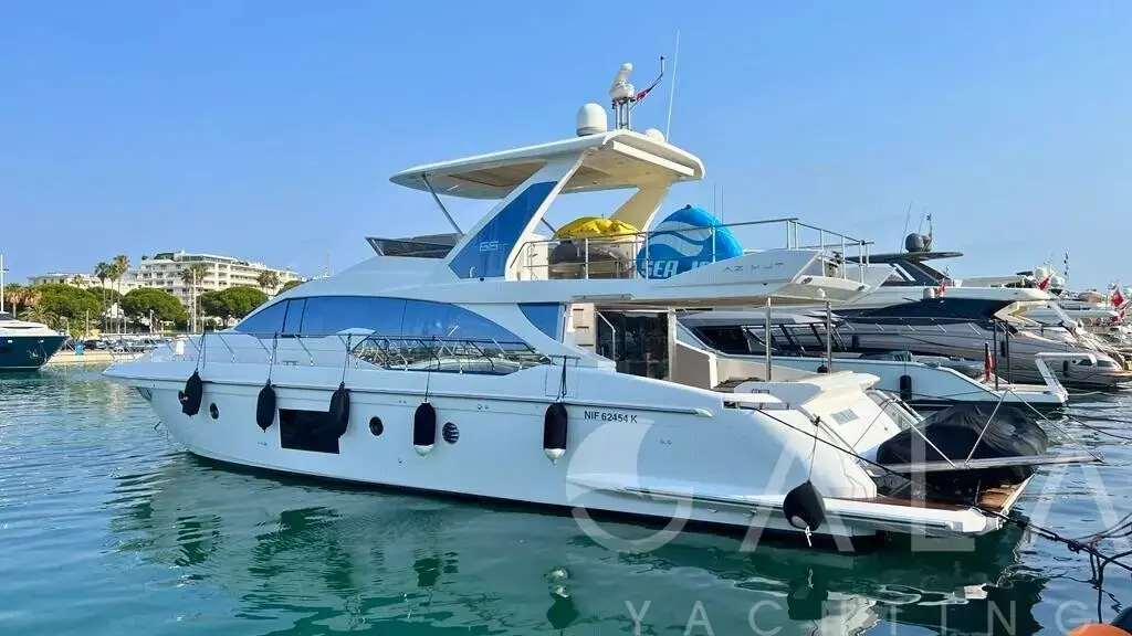 2017 Azimut 66 flybridge