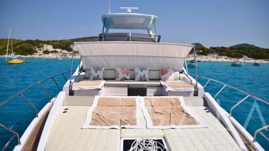 2017 Azimut 66 flybridge