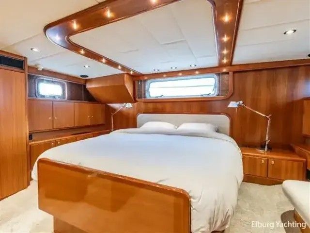 Moonen 68 Flybridge