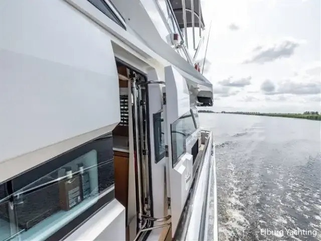 Fairline 70