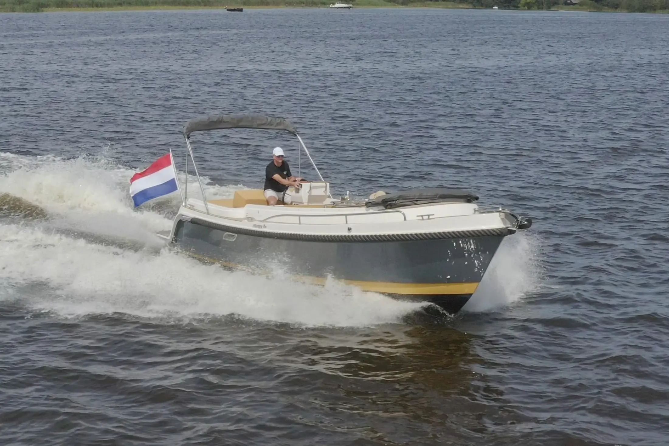 Interboat Intender 850