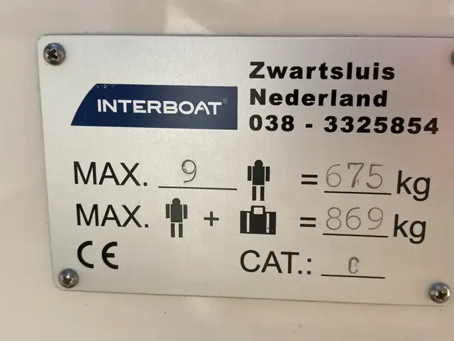 Interboat 820