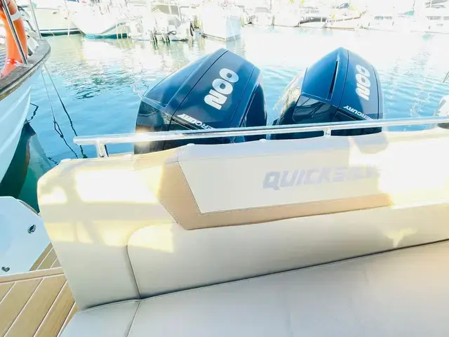 Quicksilver 805 SUNDECK