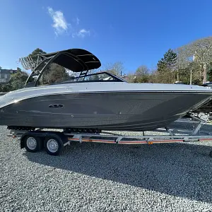 2022 Sea Ray 230 SPXE