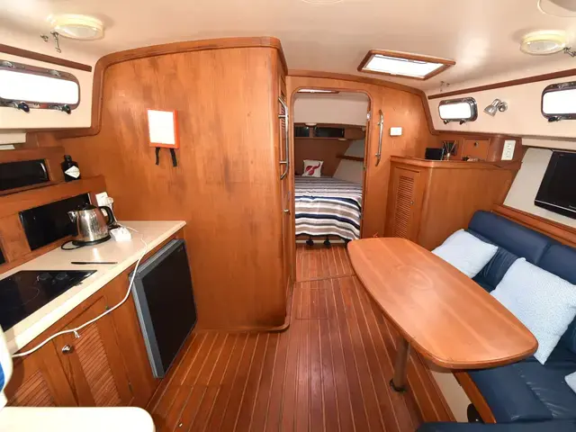 Island Packet Craft Express 360 Cruiser