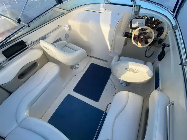 Rinker Captiva 232