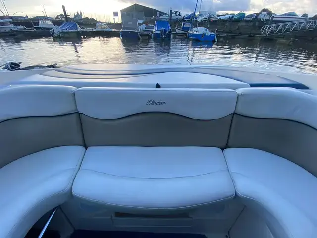 Rinker Captiva 232