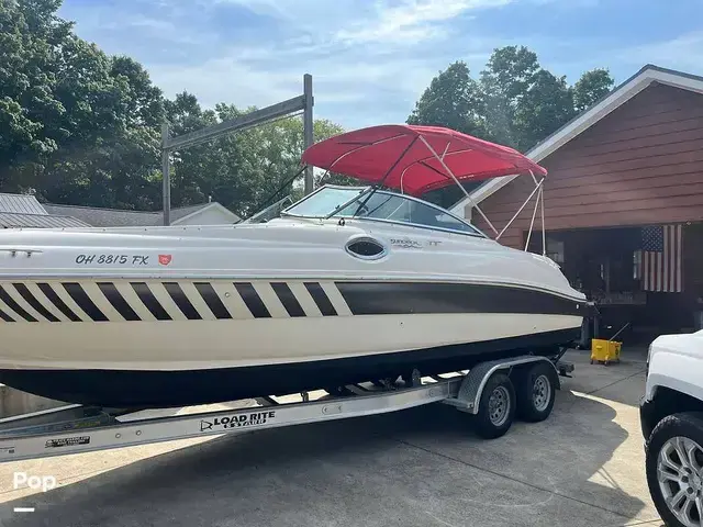 Sea Ray 240 Sundeck