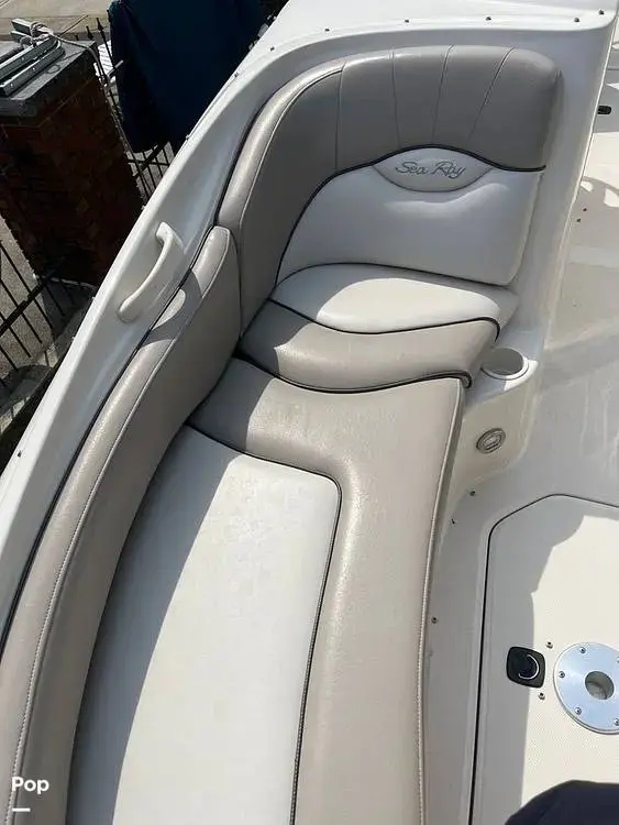 2004 Sea Ray 240 sundeck