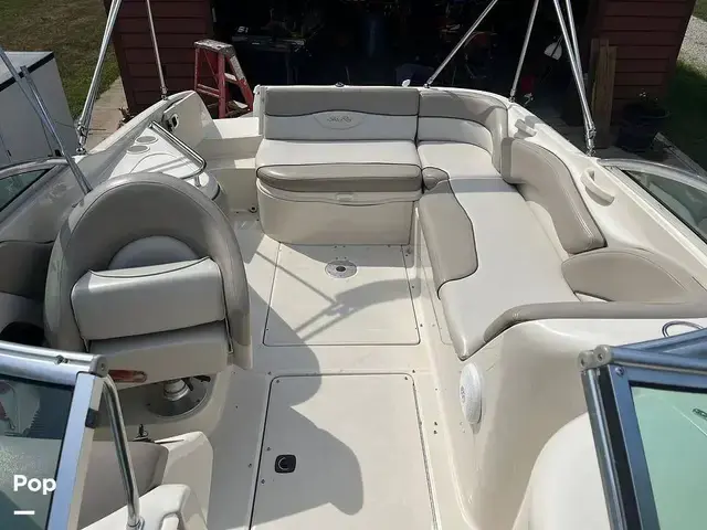 Sea Ray 240 Sundeck