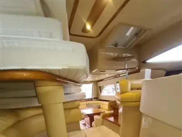 Ferretti Yachts 590