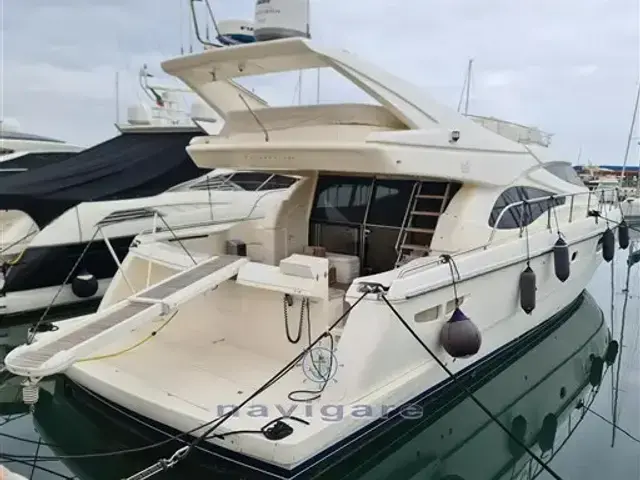 Ferretti Yachts 590