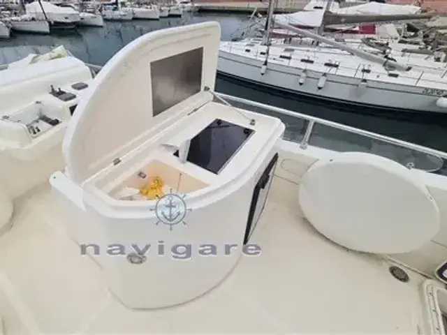 Ferretti Yachts 590