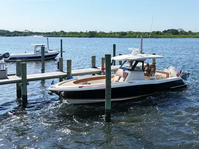 Chris Craft Catalina 30