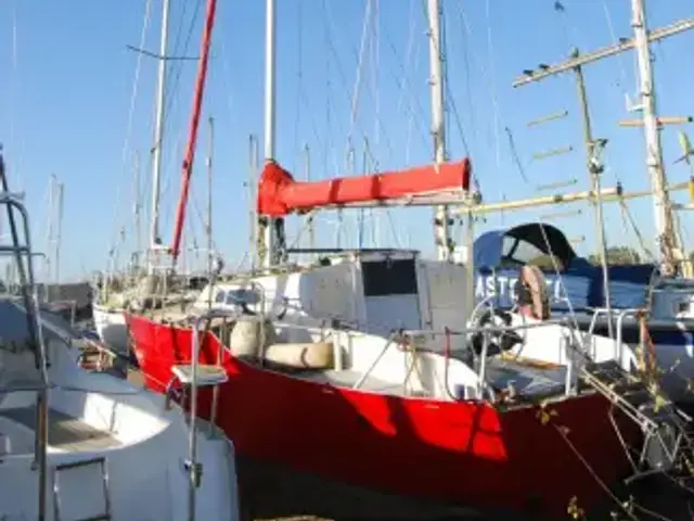 Steel boats Robert Tucker Leopard 32