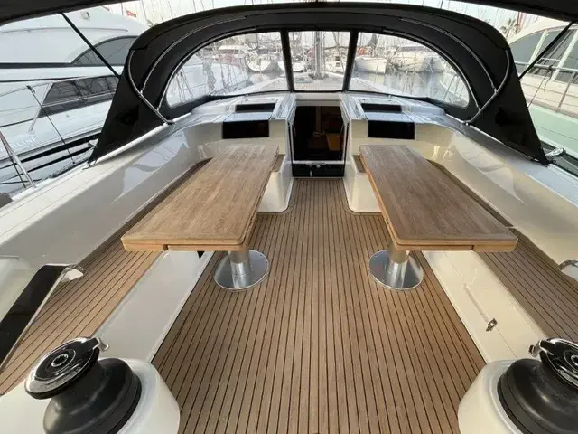 Hanse 548