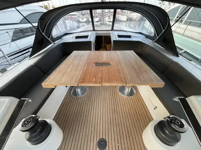 Hanse 548