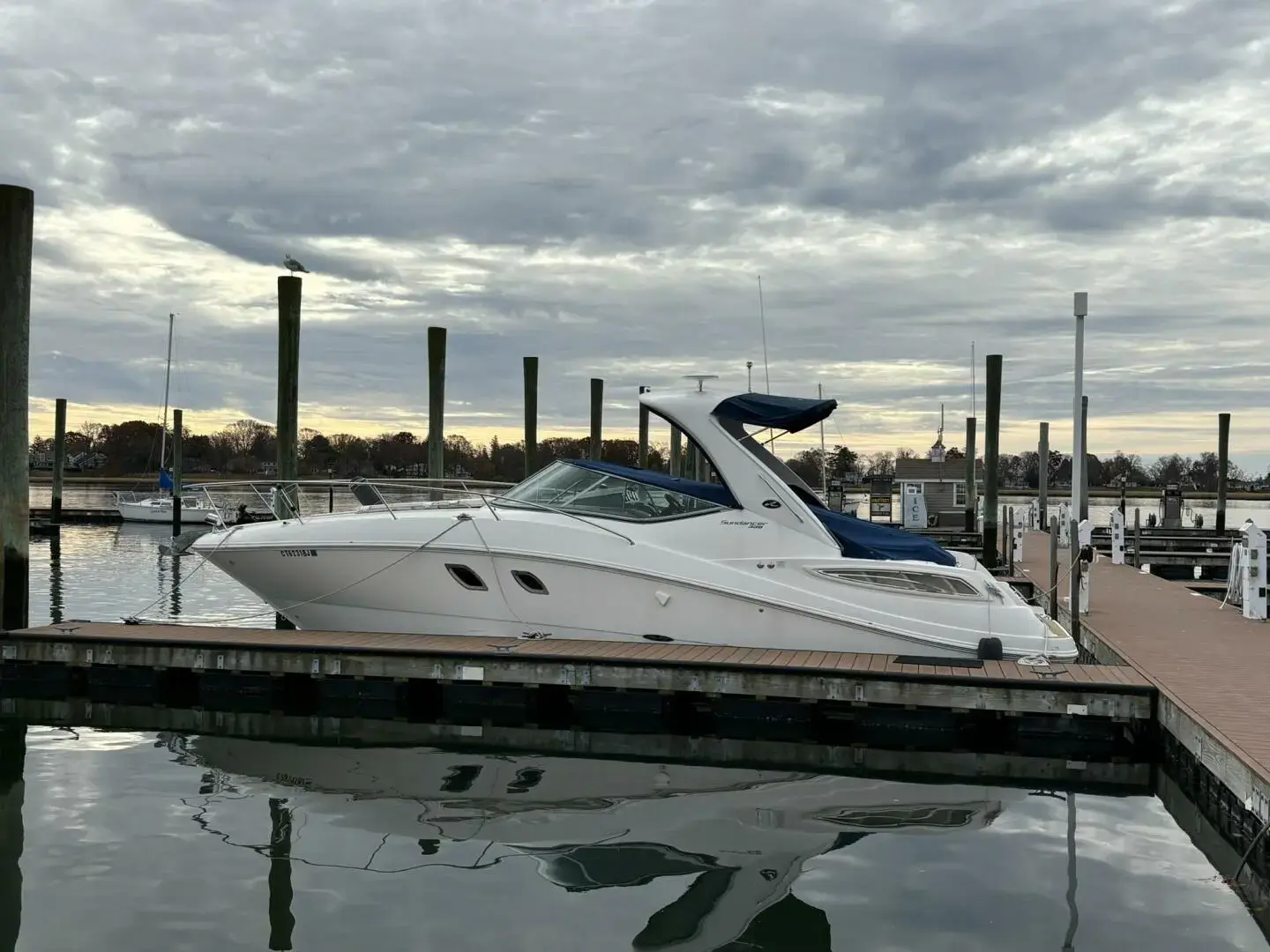 2012 Sea Ray sundancer 330