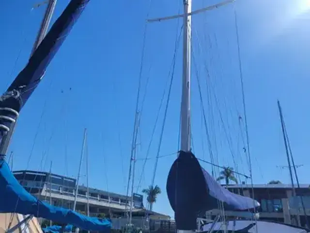 Catalina 320