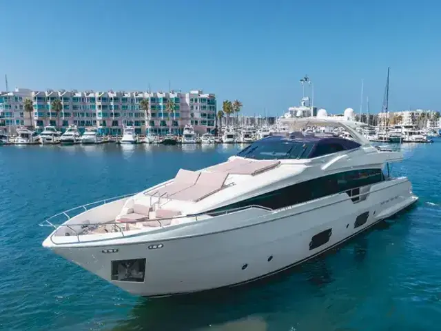 Ferretti Yachts 96