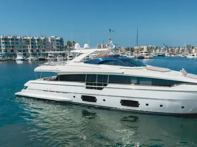 Ferretti Yachts 96