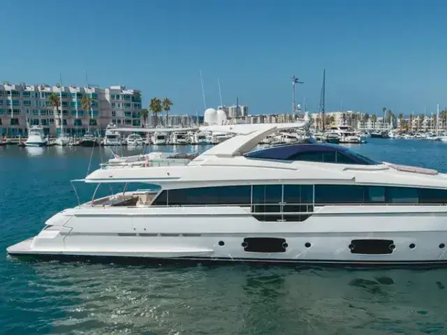 Ferretti Yachts 96