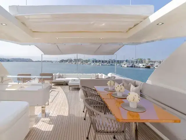 Ferretti Yachts 96