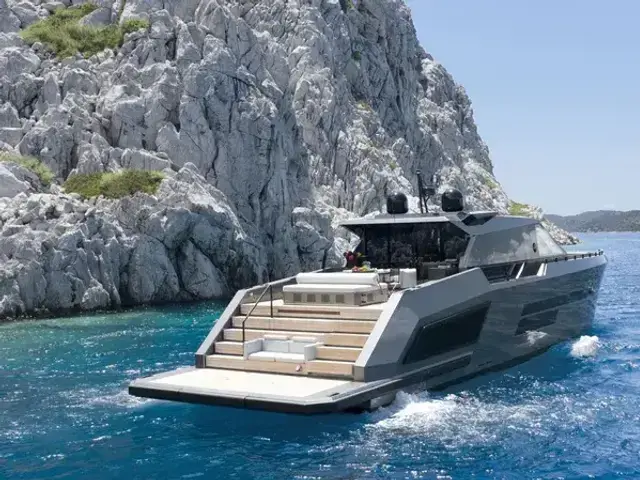 Mazu Yachts 82