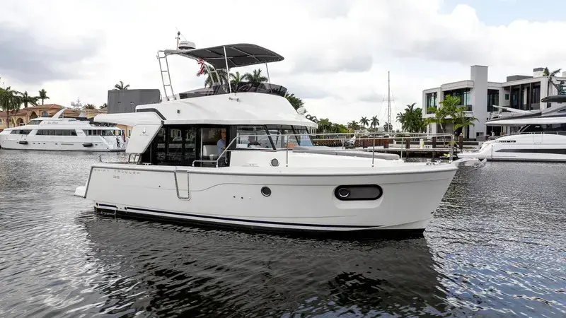 2023 Beneteau swift trawler 35