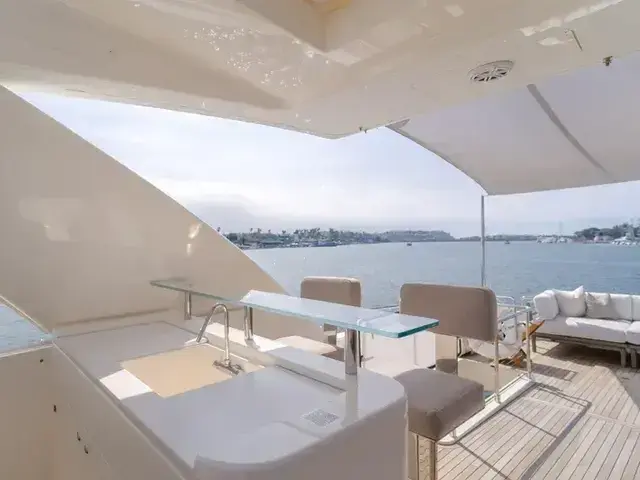 Ferretti Yachts 96