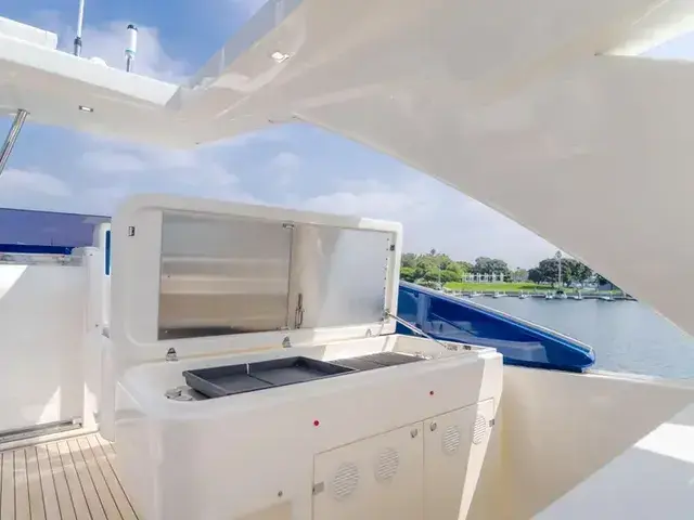 Ferretti Yachts 96