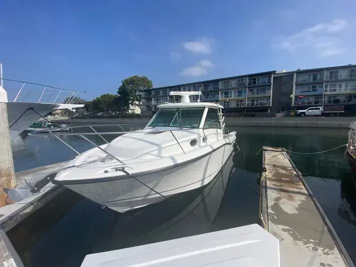 2015 Boston Whaler 315 conquest