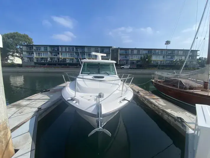 2015 Boston Whaler 315 conquest