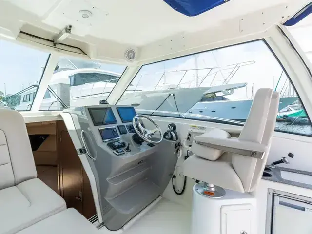 Boston Whaler 315 Conquest