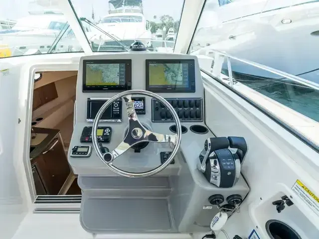 Boston Whaler 315 Conquest