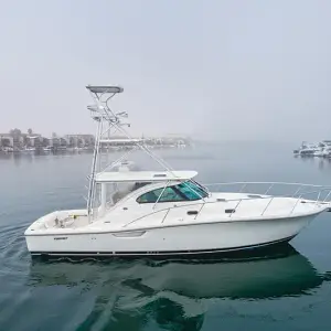 2004 Pursuit 3800 Express