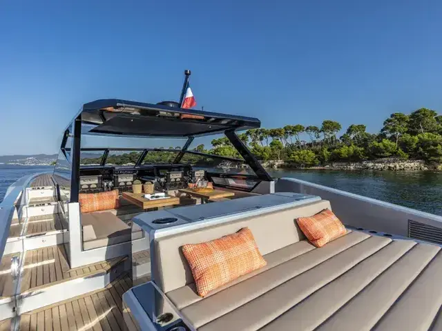 Mazu Yachts 52