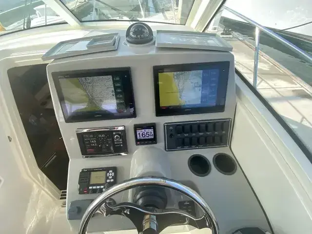 Boston Whaler 315 Conquest