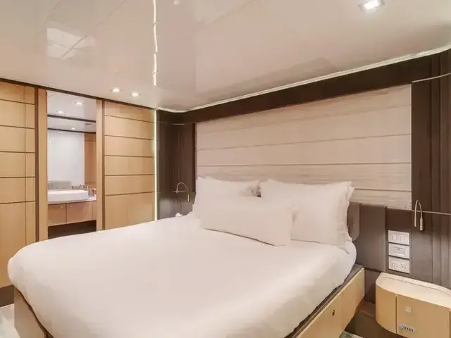 Ferretti Yachts 96