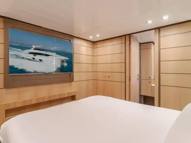 Ferretti Yachts 96