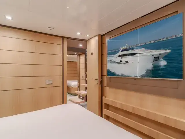 Ferretti Yachts 96