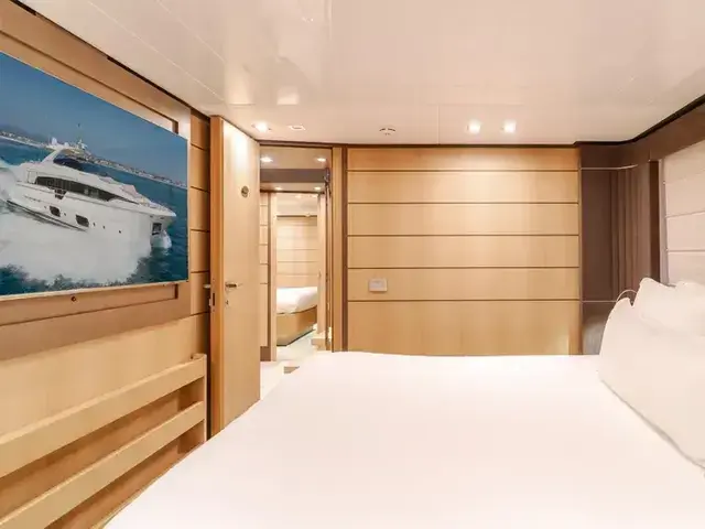 Ferretti Yachts 96