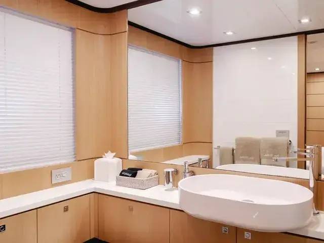 Ferretti Yachts 96