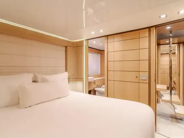 Ferretti Yachts 96