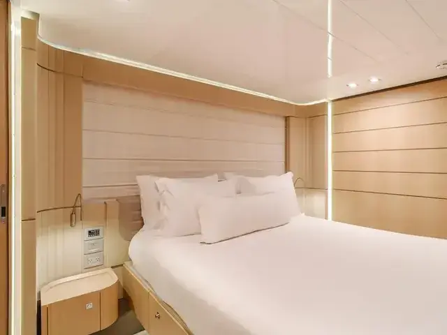 Ferretti Yachts 96