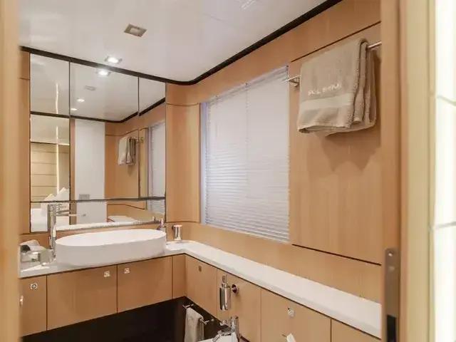 Ferretti Yachts 96