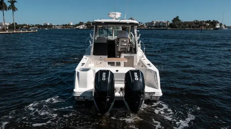 2022 Boston Whaler 285 conquest