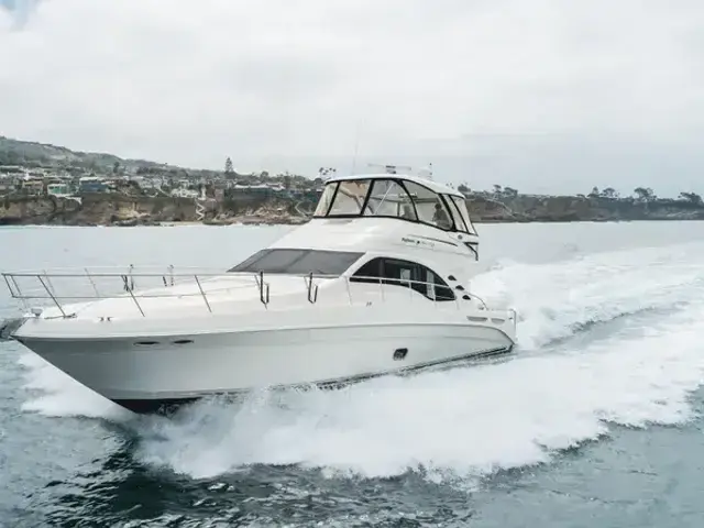 Sea Ray 550 Sedan Bridge